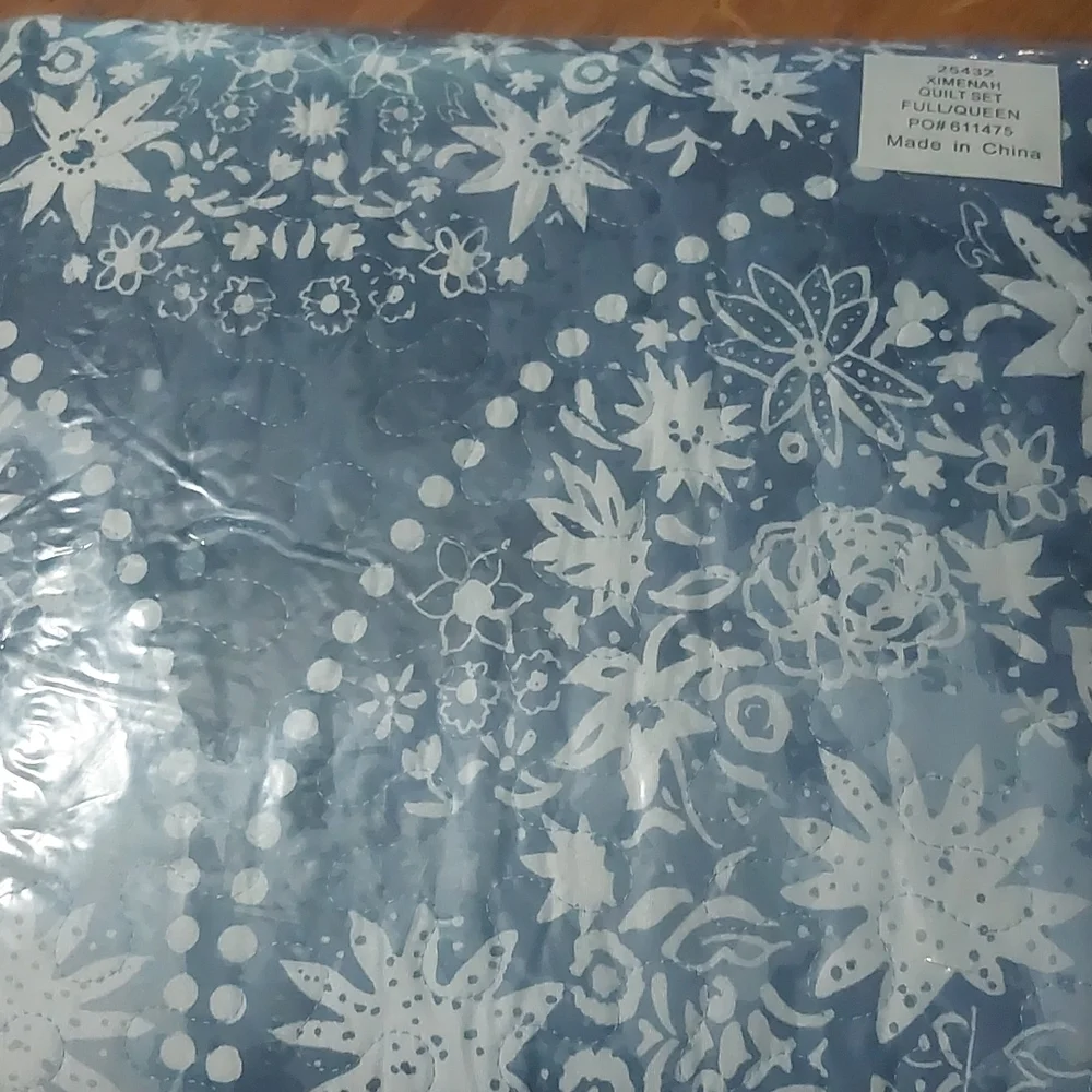 Quilt Set lightweight 2 Shams